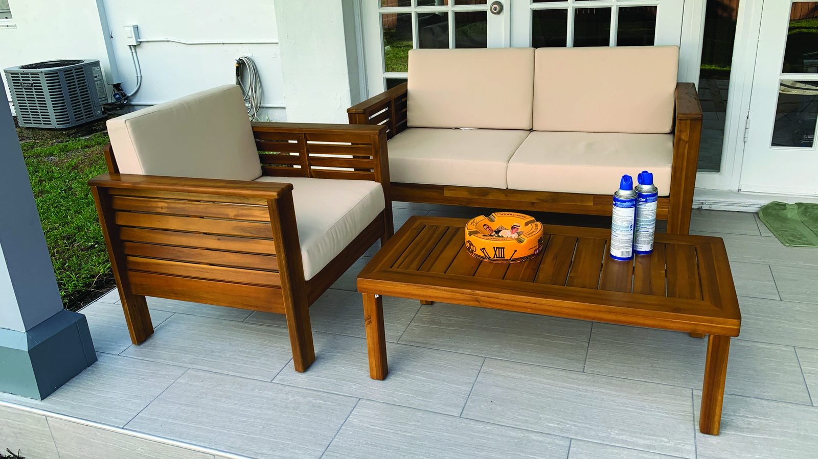 Outdoor patio furniture set